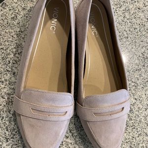 Vionic suede flats